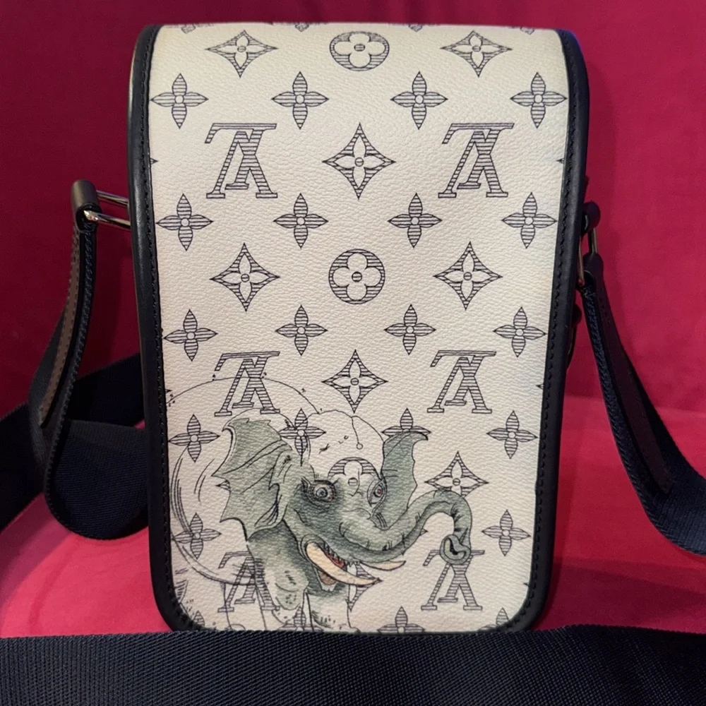 Louis Vuitton Chapman collection Giraffe Messenger BB Bag